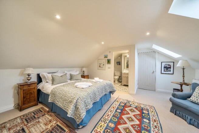 4 bed Detached for sale Image 12