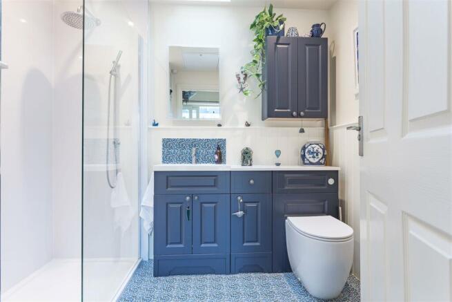 Shower Room.jpg
