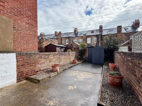 2 bed Terraced for sale Image 9