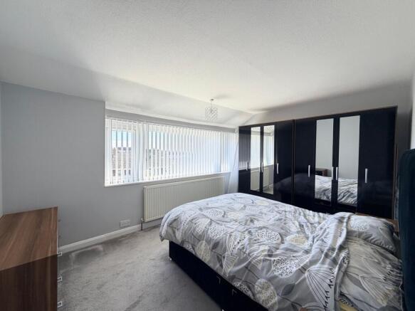 3 bed Semi-Detached for sale Image 9