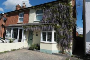 30, Chapel Grove, Addlestone KT15 1UG
