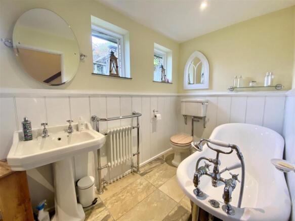 Bathroom.jpg