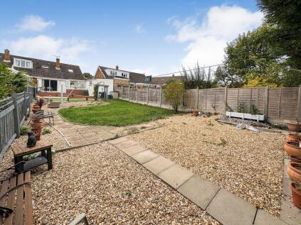 Curlew Crescent, Bedford