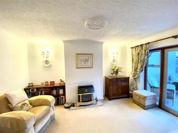 SITTING ROOM