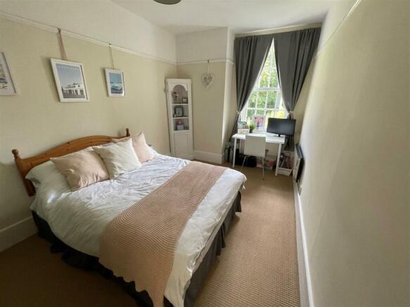 Photo bedroom.jpg