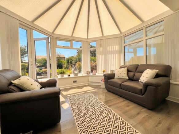 4 bed Semi-Detached for sale Image 5