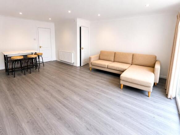 Reverse Lounge
