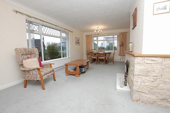 Sitting Room / Dining Room