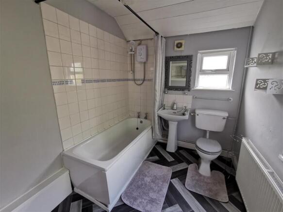 Bathroom.jpg