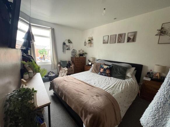 2 bed Terraced to rent Image 4