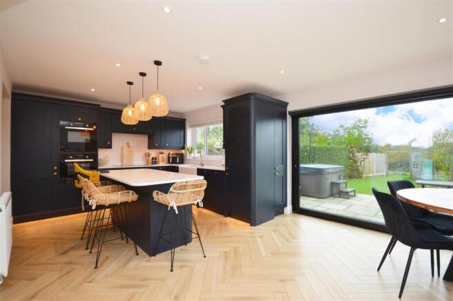 Open Plan Kitchen / Diner