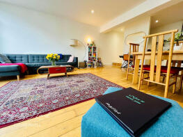 Flat 5, The Roof Terrace Apartments, Great Sutton Street, London EC1V 0BY