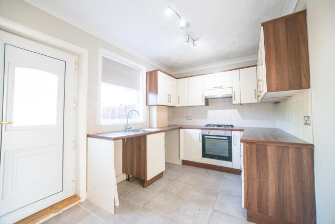 2 bed Terraced to rent Image 5