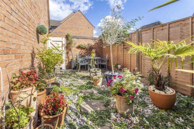 18 Garden.jpg