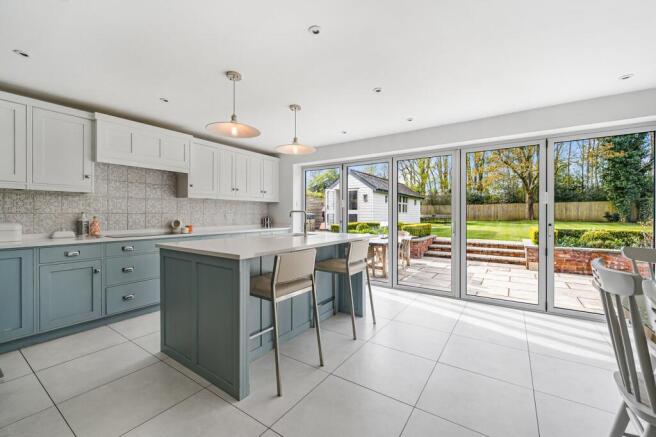 Strawberry Lane, Wilmslow, SK9 photo 4