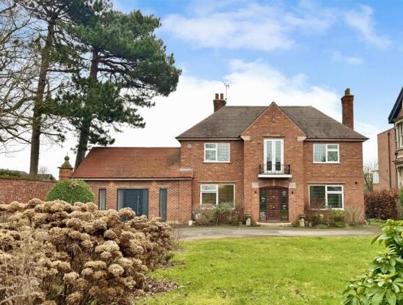 4 bed Detached for sale Image 5