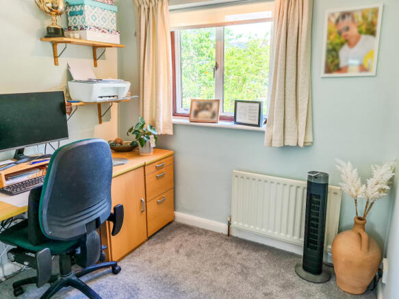 Study/bedroom 5