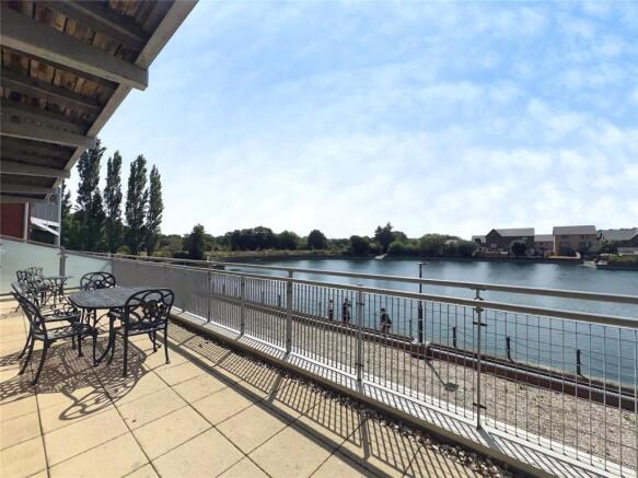 2 bed Flat to rent Image 6