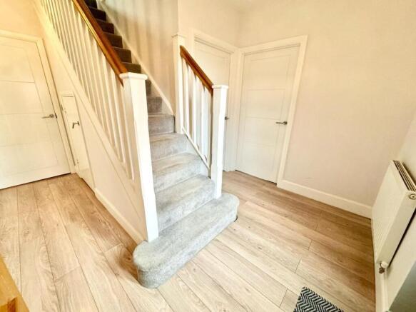 4 bed Detached for sale Image 10