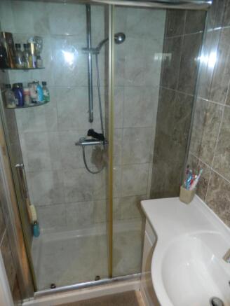 en-suite shower room