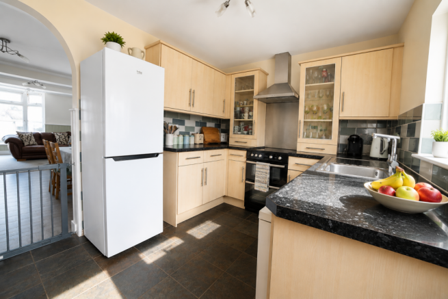Station Road, Burnham-on-crouch photo 4