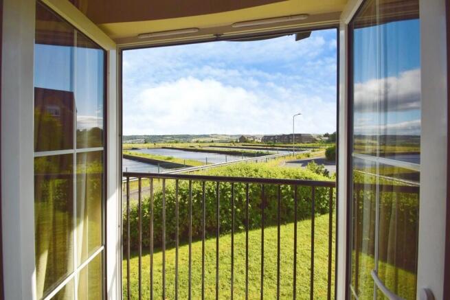 2 bed Ground Flat for sale Image 4
