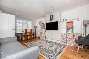 3, Hilary Close, Erith DA8 3NH