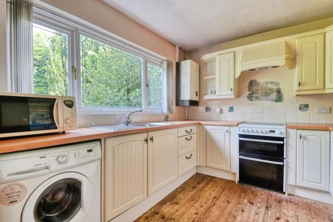 Kew Close, BIRMINGHAM photo 4