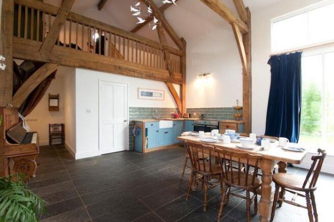 KITCHEN AREA