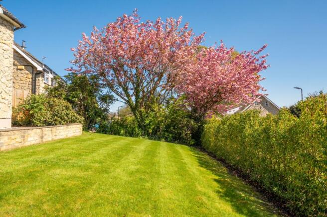 4 bed Detached for sale Image 5