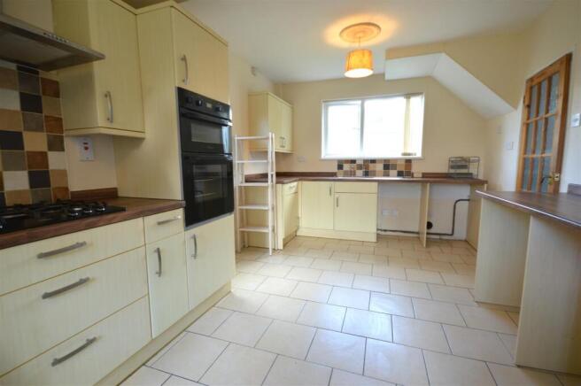 kitchen/breakfast room