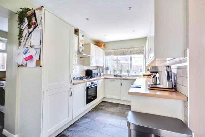 Kitchen_2.jpeg