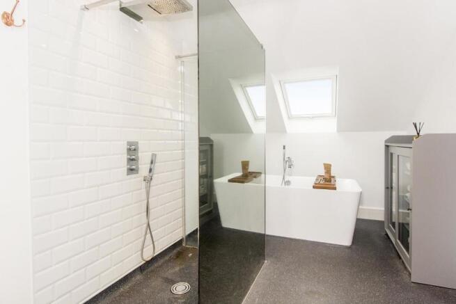 En-Suite Bathroom