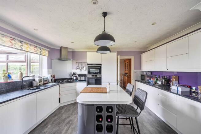 Kitchen / Breakfast Room