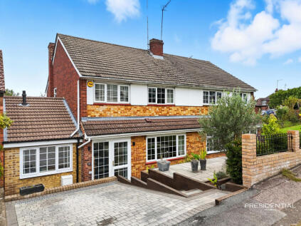 Marjorams Avenue, Loughton, IG10