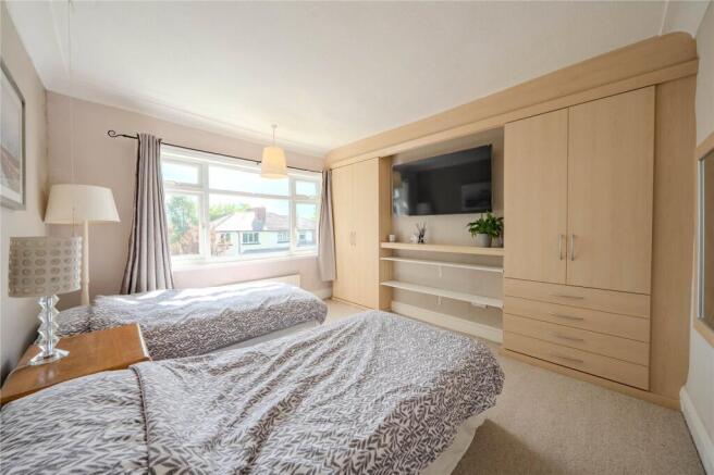 5 bed Semi-Detached for sale Image 8