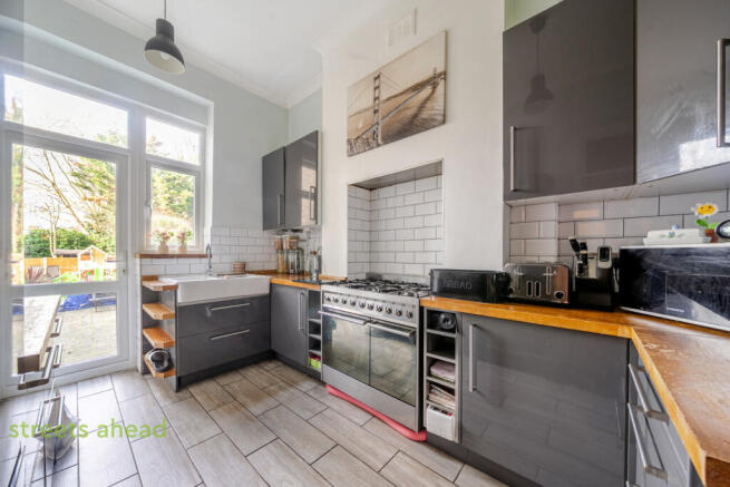 a8cec21e-cf09-437...