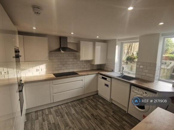 Fully Fitted Kitchen With Washer And Dryer