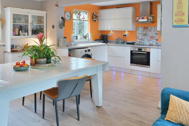3 bed Detached for sale Image 8