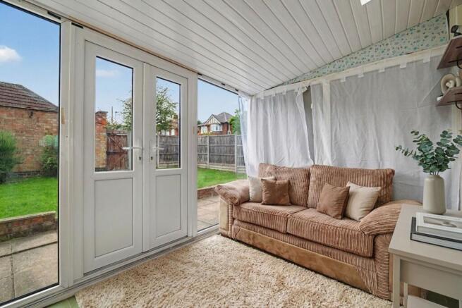 Woodnewton Drive, Leicester, LE5 photo 4