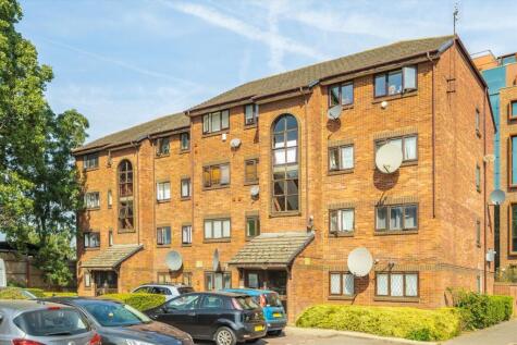 Cotton Avenue, Acton