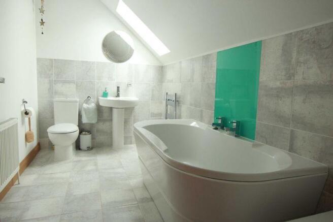 Family Bathroom 