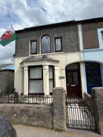 Derlwyn, High Street, Caernarfon LL55 4HB