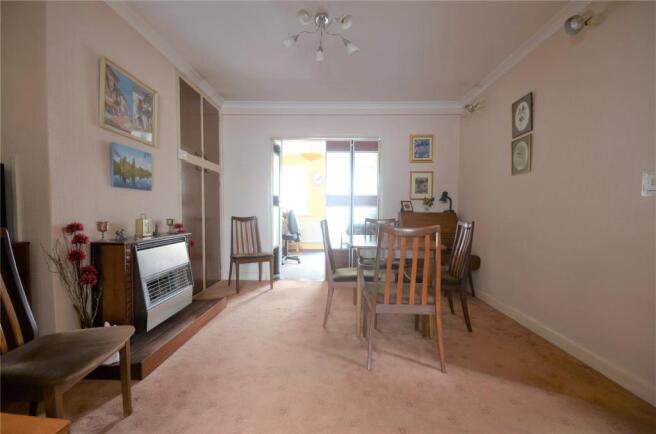 Lounge/Dining Area