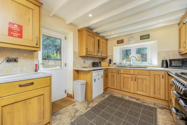 4 bed Detached for sale Image 8