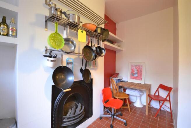 Eat-in kitchen
