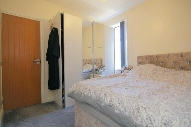 3 bed Terraced for sale Image 11