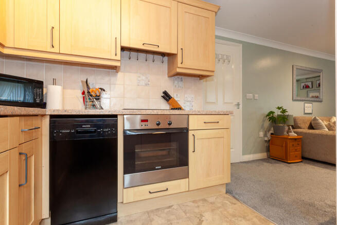 Bakers Court, Ramsden heath photo 4
