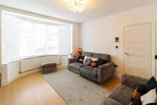 Glenhurst Road, Southend-On-Sea photo 4
