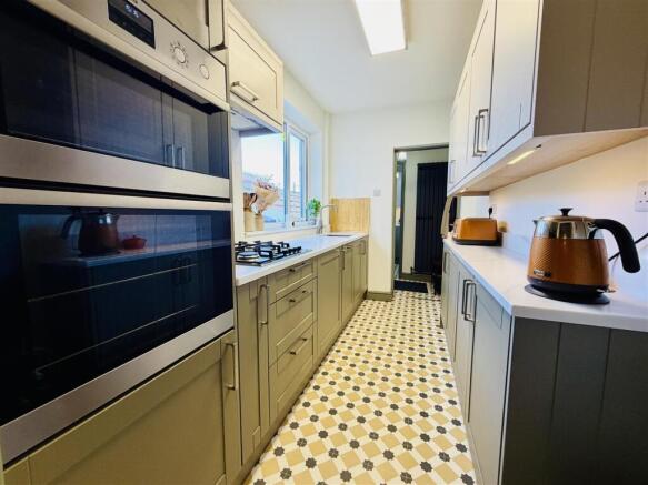 3 bed Terraced for sale Image 8